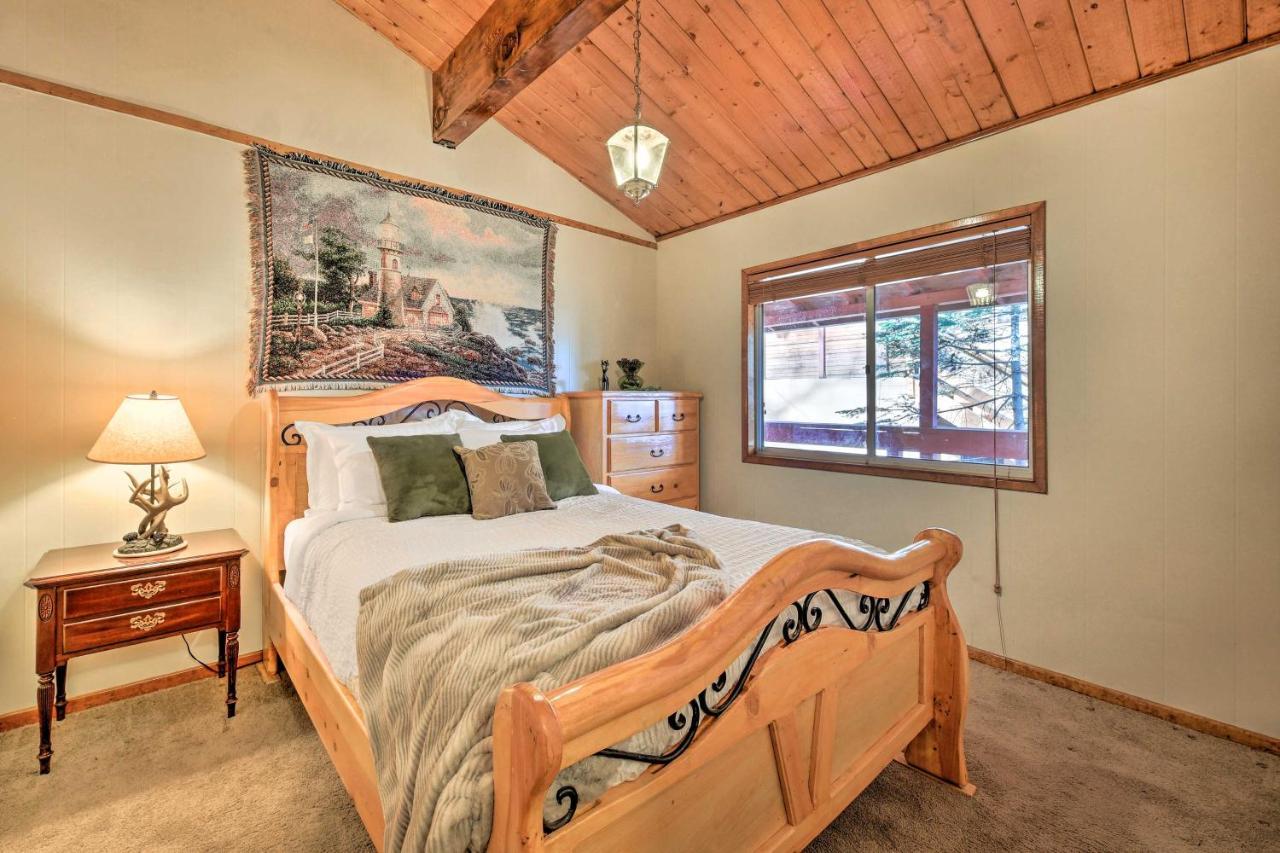 Lake Arrowhead Cabin With Deck And Stunning Mtn Views! San Bernardino Luaran gambar
